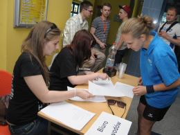 Najszybszy student pokonał 11 pięter w 48 sekund