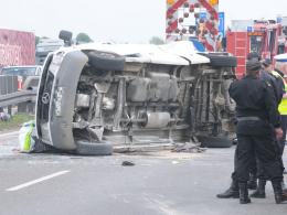 Tragiczny wypadek na autostradzie. Zderzyły się dwa busy.