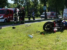 Samochód zderzył się z motocyklem, dwie osoby ranne