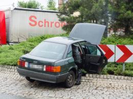 Audi wjechało na wysepkę w Byczynie