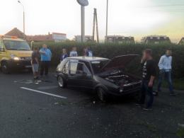 Kierowca volkswagena staranował żywopłot na ul. Wrocławskiej