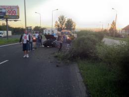 Kierowca volkswagena staranował żywopłot na ul. Wrocławskiej