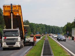 Remont autostrady trwa dzień i noc