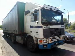 Ciężarówka uderzyła w autobus MZK