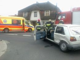 Wypadek w Lędzinach. 82-latka trafiła do szpitala