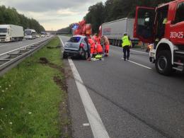 Kobieta zawracała na autostradzie, wjechała pod ciężarówkę