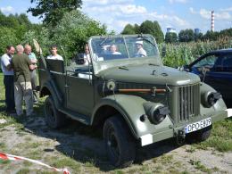 W Dobrzeniu Wielkim trwa zlot oldtimerów