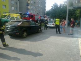 Kobieta pomyliła gaz z hamulcem i wjechała w witrynę sklepu