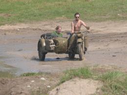 Miłośnicy pojazdów militarnych zjechali do Winowa