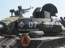 Miłośnicy pojazdów militarnych zjechali do Winowa