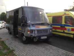 Autobus zderzył się z samochodem na ul. Oleskiej