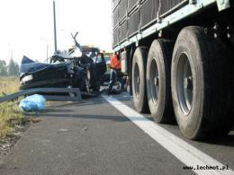 Tragiczny wypadek na skrzyżowaniu dróg krajowych