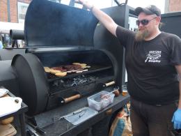 Rodzinne grillowanie pod domEXPO