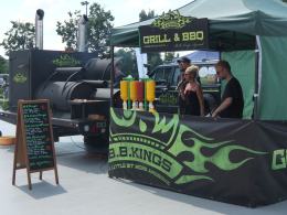Rodzinne grillowanie pod domEXPO