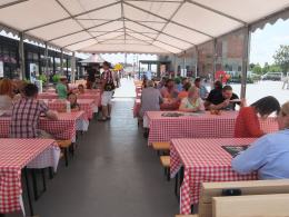 Rodzinne grillowanie pod domEXPO
