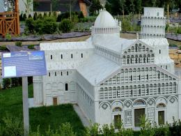 W Olszowej zobaczymy miniatury znanych katedr i bazylik