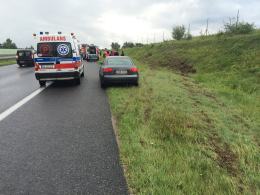 Seat dachował na autostradzie A4, zginął pasażer