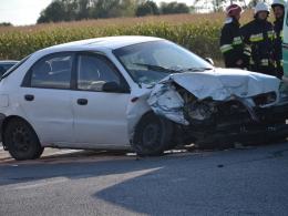 Volkswagen i daewoo zderzyły się na "grzybku"