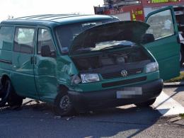 Volkswagen i daewoo zderzyły się na "grzybku"