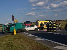 Volkswagen i daewoo zderzyły się na "grzybku"