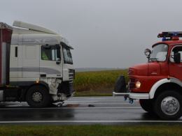 Ciężarówka zderzyła się z samochodem osobowym we Wrzoskach