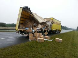 Zderzenie trzech samochodów na autostradzie A4