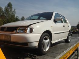 Skoda i volkswagen zderzyły się w Dąbrowie