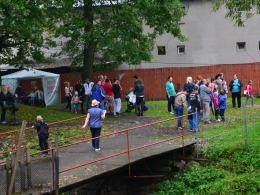 Przyjaciele i znajomi pomagają choremu Sebastianowi