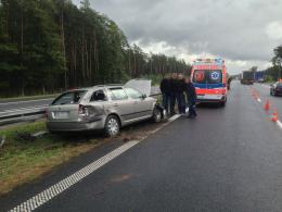 Wystrzał opony w ciężarówce powodem zderzenia na A4