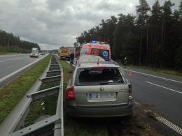 Wystrzał opony w ciężarówce powodem zderzenia na A4