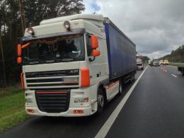 Wystrzał opony w ciężarówce powodem zderzenia na A4