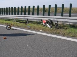 Motocyklista zginął w wypadku na A4