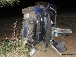 Toyota dachowała w polu niedaleko Byczyny