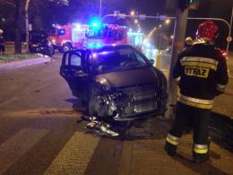 Wypadek na skrzyżowaniu, kierowca wjechał na czerwonym świetle