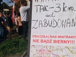 Protestujący stworzyli mapę, na której zaznaczyli planowane turbiny wiatrowe.