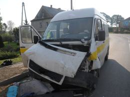 Bus zderzył się z ciężarówką na DK40. 6 osób rannych.