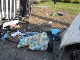 Bus zderzył się z ciężarówką na DK40. 6 osób rannych.