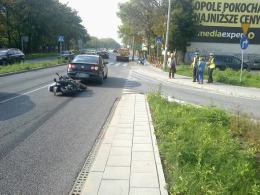 Motocyklistka uderzyła w tył volkswagena