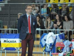Trener Sebastian Świderski ma o czym rozmyślać. Trzeci ligowy mecz z rzędu zakończony porażką to wynik daleki od oczekiwań w Kędzierzynie-Koźlu.(Fot: Dżacheć)