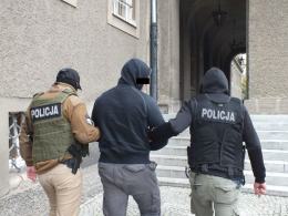 Policja rozbiła gang złodziei samochodów. Polowali na audi i mercedesy.