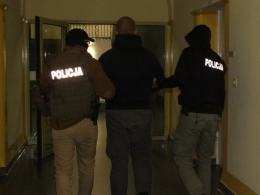 Policja rozbiła gang złodziei samochodów. Polowali na audi i mercedesy.
