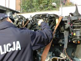 Policja rozbiła gang złodziei samochodów. Polowali na audi i mercedesy.