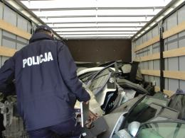 Policja rozbiła gang złodziei samochodów. Polowali na audi i mercedesy.