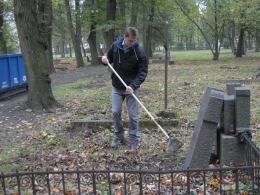 Opolanie kolejny raz sprzątali cmentarz przy ul. Wrocławskiej