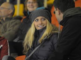 Petra Kvitova chętnie rozdawała autografy, pozowała do zdjęć a z Opola wyjechała z bukietem kwiatów, które dostała od prezesa Orlika Opole.