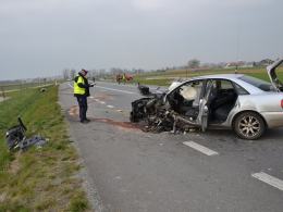 Zderzył się z ciężarówką, którą wyprzedzał