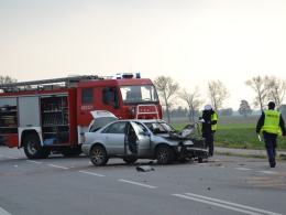 Zderzył się z ciężarówką, którą wyprzedzał