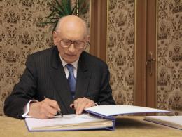 Władysław Bartoszewski Honorowym Obywatelem Miasta Opola