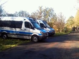 "Syn zabił ojca i uciekł". W Lewinie Brzeskim trwa policyjna obława.