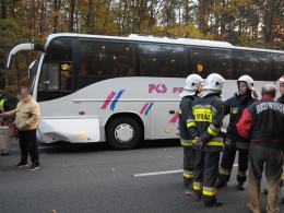 Wypadek podczas wyprzedzania. 2 rannych, 4 uszkodzone pojazdy.